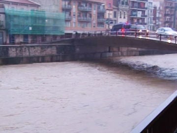 Las lluvias han desbordado ríos en Girona.