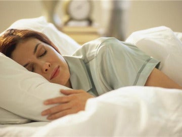 Mujer durmiendo Mujer durmiendo