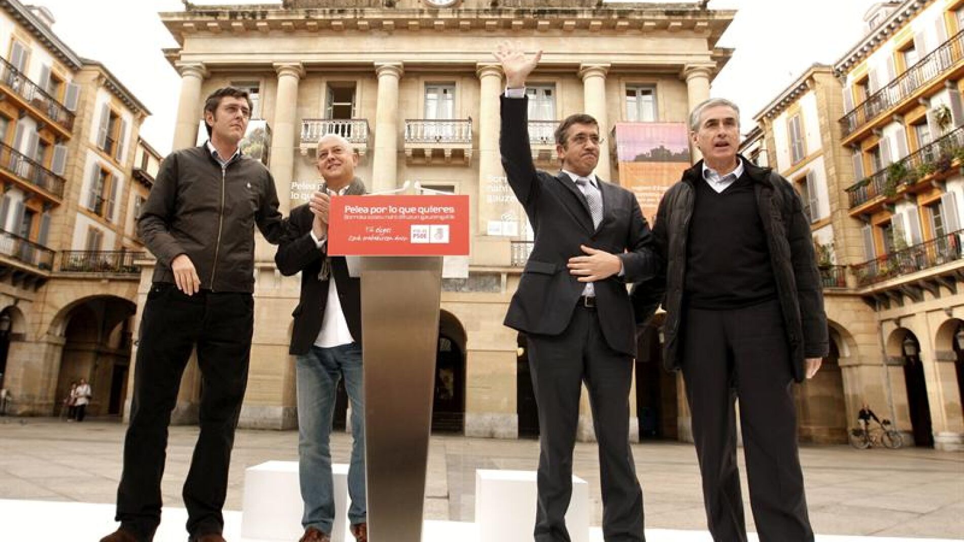 Patxi L&oacute;pez en un acto electoral en San Sebasti&aacute;n