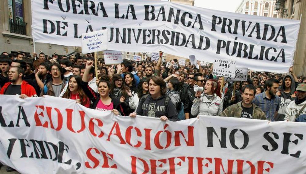 Manifestación de estudiantes universitarios contra los recortes