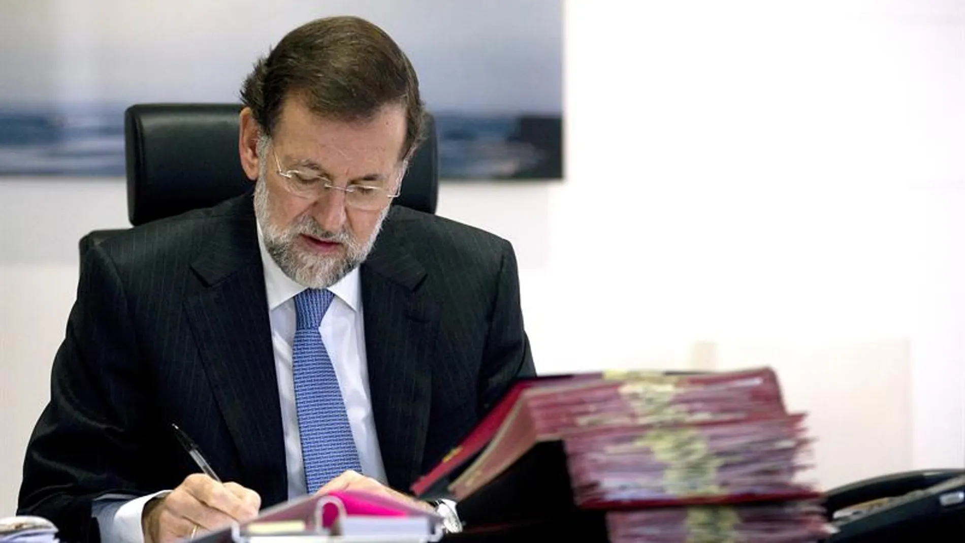 Rajoy prepara el traspaso de poderes Rajoy prepara el traspaso de poderes