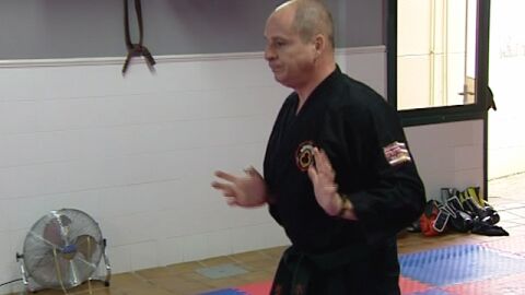Se 'libra' de sus agresores gracias a sus conocimientos de artes marciales