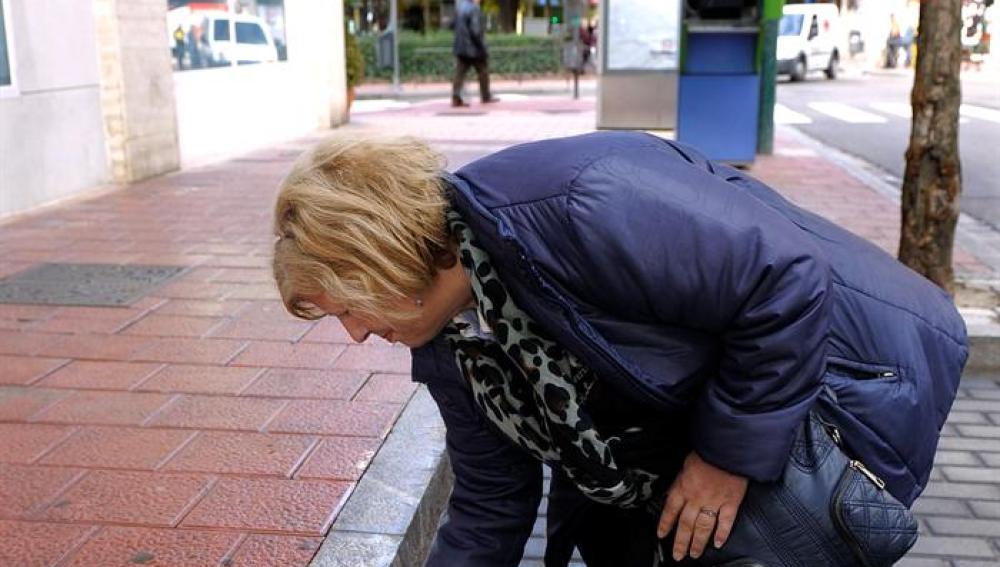 Un hombre con la cara cubierta mata a otro en plena calle de una puñalada