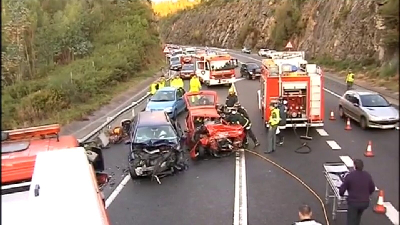 Una mujer muerta y otra herida en un accidente en Pontevedra