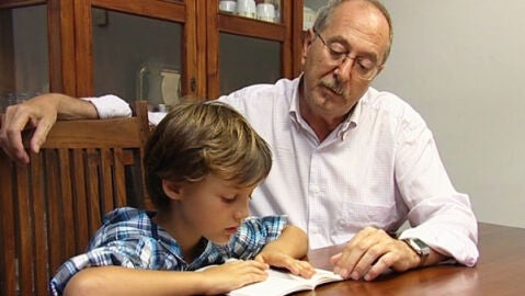 La mayor&iacute;a de los abuelos se hace cargo de sus nietos.