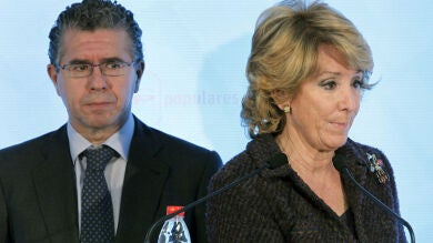 La corrupción en el PP de Madrid acaba con el liderazgo de Esperanza Aguirre