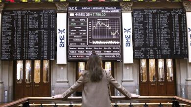 La bolsa baja el 2,94 % afectada por el retroceso de la banca