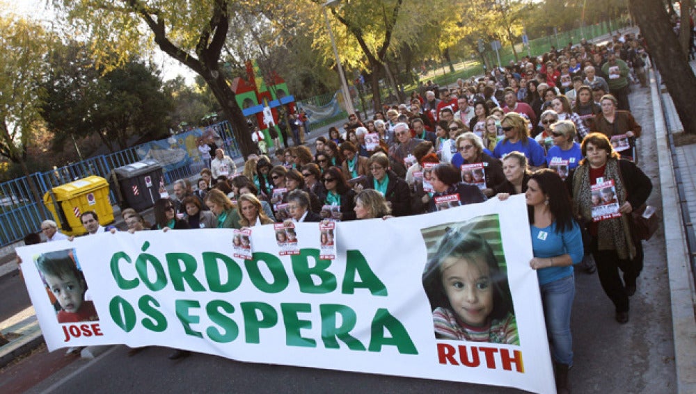 Marcha en Córdoba por los niños Ruth y José