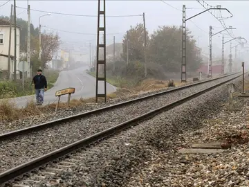Imagen de archivo de las vías de un tren. Imagen de archivo de las vías de un tren.