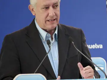Javier Arenas, durante su intervención en Huelva Javier Arenas, durante su intervención en Huelva