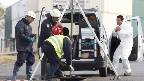 La Polic&iacute;a busca en alcantarillas pistas sobre los ni&ntilde;os de C&oacute;rdoba