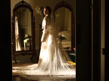 Alicia, vestida de novia Alicia, vestida de novia
