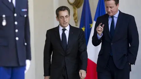 David Cameron con Nicolas Sarkozy, en el Palacio del Eliseo el pasado 2 de diciembre David Cameron con Nicolas Sarkozy, en el Palacio del Eliseo el pasado 2 de diciembre