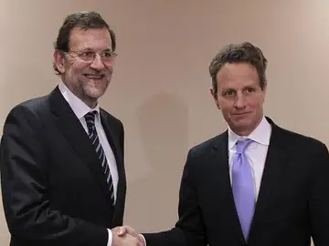 Geithner apoya a Rajoy en sus líneas de actuación en materia económica Geithner apoya a Rajoy en sus líneas de actuación en materia económica