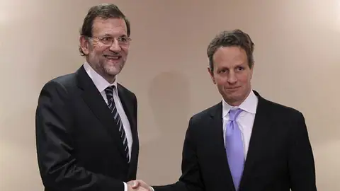 Geithner apoya a Rajoy en sus líneas de actuación en materia económica Geithner apoya a Rajoy en sus líneas de actuación en materia económica