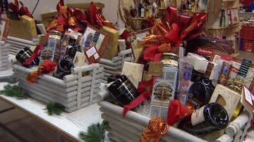 Las cestas de Navidad se ajustan el cintur&oacute;n
