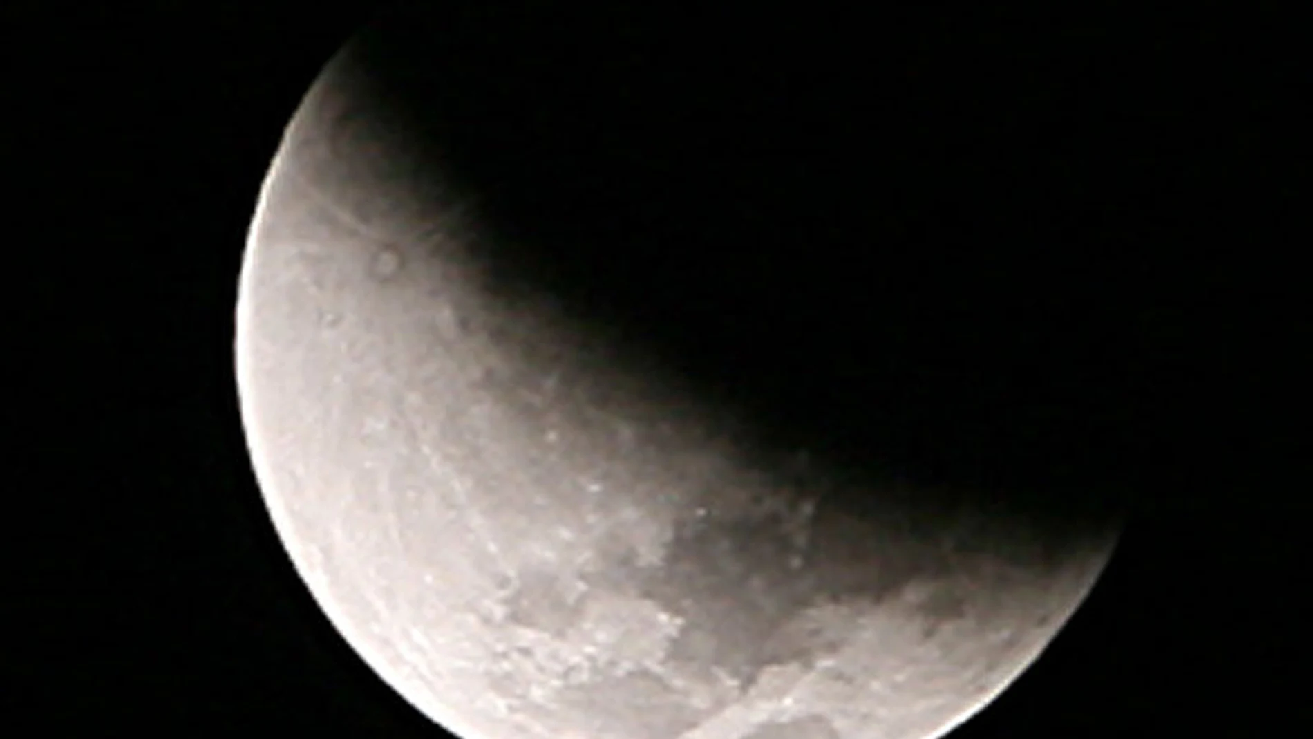 Último eclipse total de luna de 2011 Último eclipse total de luna de 2011