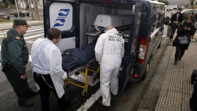 Hallan ahorcado en una vivienda al hombre que apuñaló a su expareja en A Coruña
