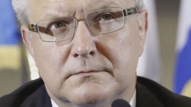 Rehn señala que el paro en España muestra la 