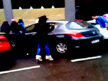 Pelea multitudinaria a plena luz del día en una zona de copas de Burgos Pelea multitudinaria a plena luz del día en una zona de copas de Burgos