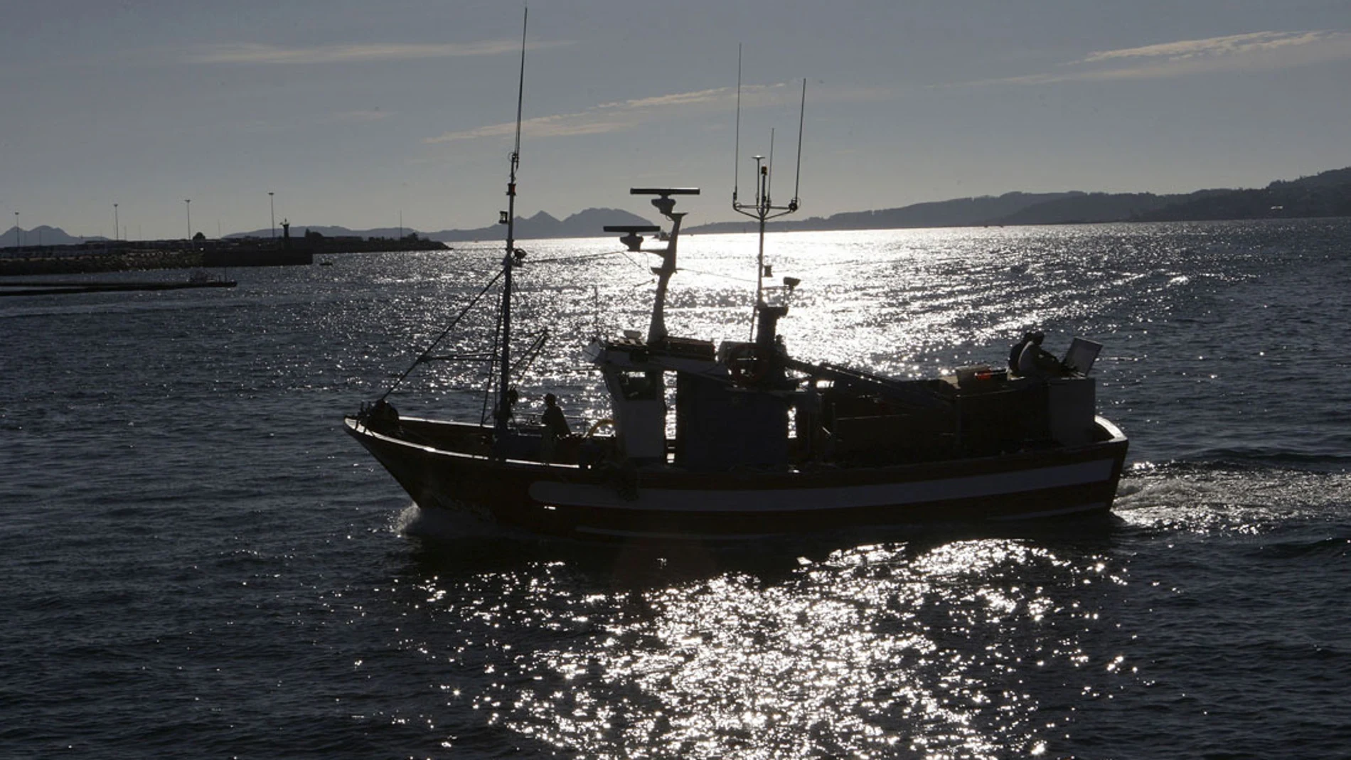 Un barco en aguas de Mauritania Un barco en aguas de Mauritania