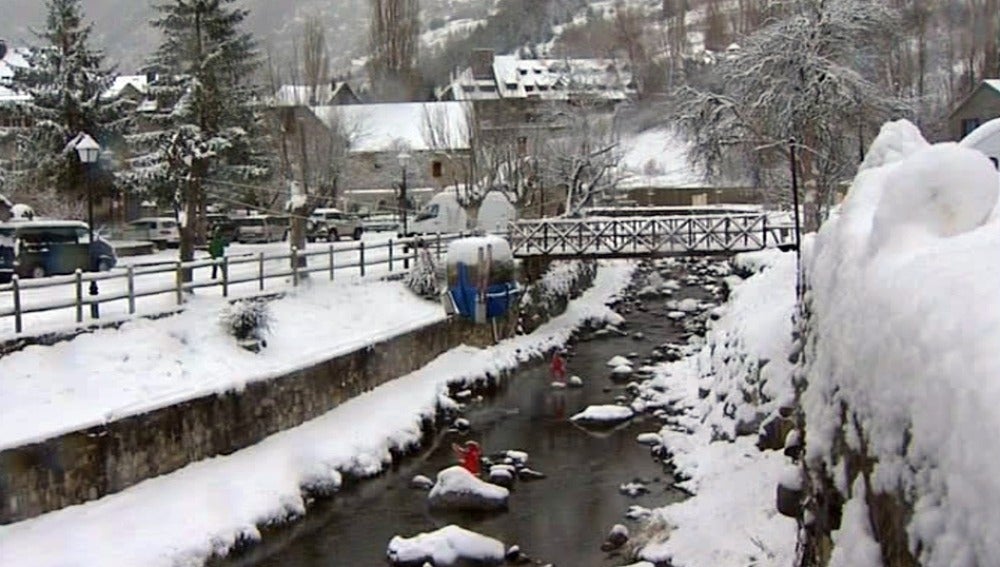 La nieve ocupa Formigal en la Navidad de estos días