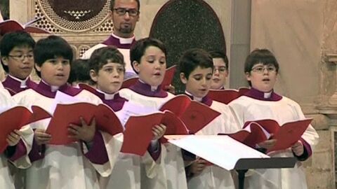 Los ni&ntilde;os del coro de la Capilla Sixtina, preparados para el concierto de Navidad