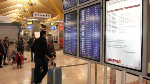 Viajeros en el aeropuerto de Barajas