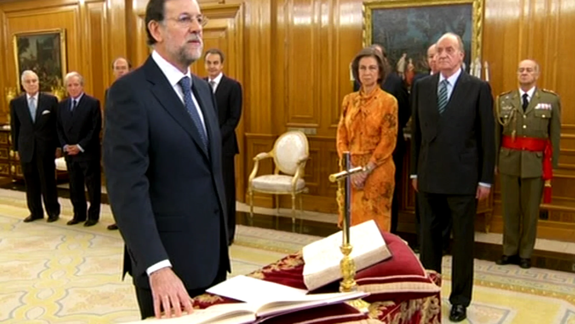Mariano Rajoy ha jurado su cargo ante el rey en Zarzuela Mariano Rajoy ha jurado su cargo ante el rey en Zarzuela