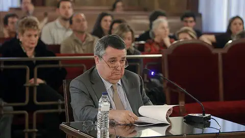 Juicio por la causa de los trajes Juicio por la causa de los trajes