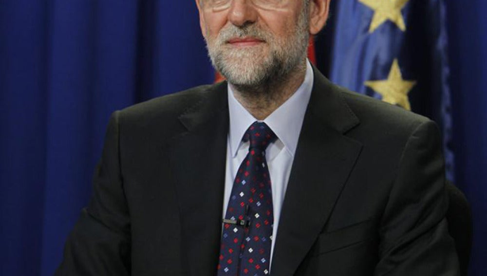 Rajoy se dirige a las tropas