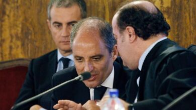 El juez llama la atención a Camps y le pide 
