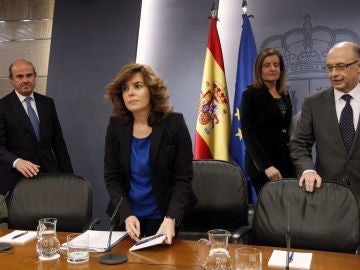 Soraya Sáenz de Santamaría junto a Fátima Báñez, Cristobal Montoro y De Guindos