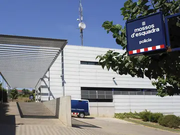 Una comisaría de los Mossos d'Esquadra Una comisaría de los Mossos d'Esquadra