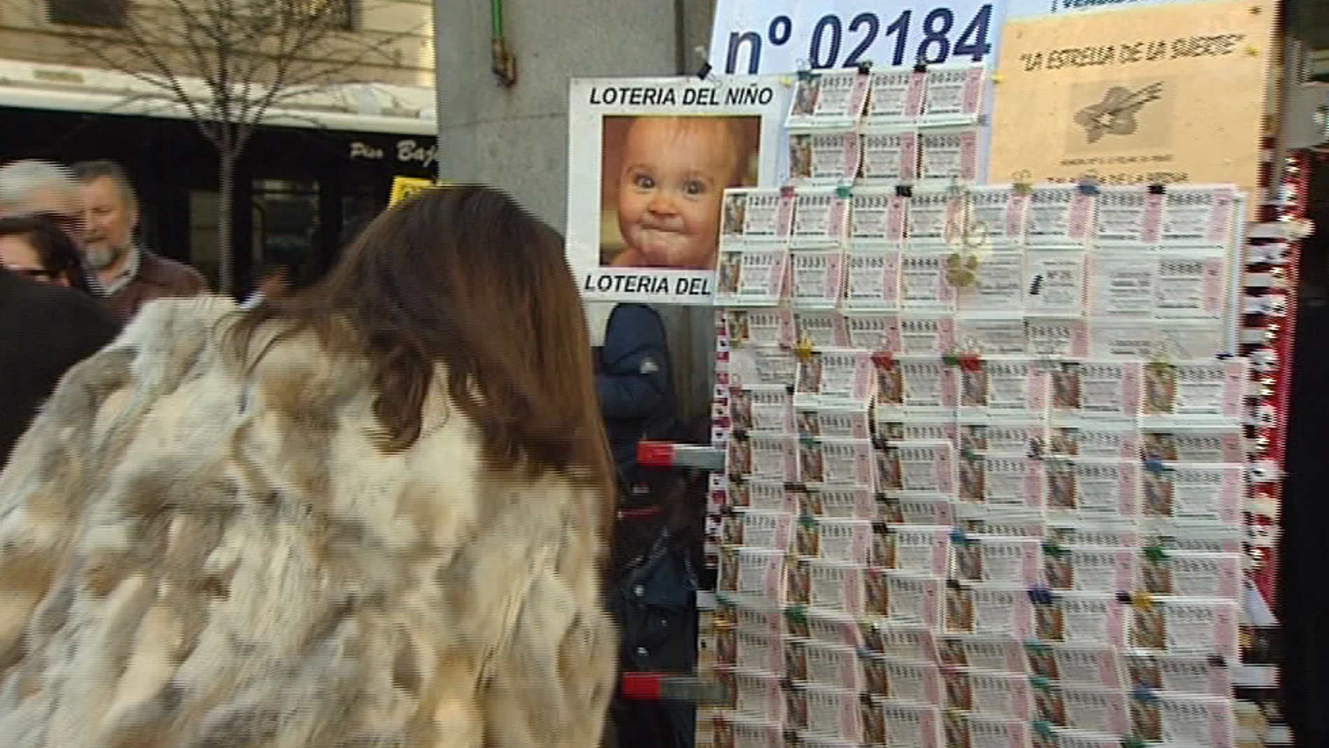 Comprando Lotería de El Niño Comprando Lotería de El Niño