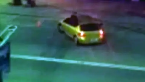 Lloret de mar se convierte en una pista de rallies cuando la policía no mira Lloret de mar se convierte en una pista de rallies cuando la policía no mira