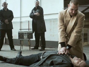 Vinnie Jones en el anuncio a ritmo de Bee Gees Vinnie Jones en el anuncio a ritmo de Bee Gees