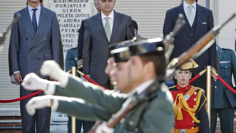 El ministro de Defensa, Pedro Morenés, pasa revista a las tropas El ministro de Defensa, Pedro Morenés, pasa revista a las tropas