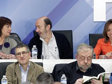 Rubalcaba y Chacón, juntos en el Comité Federal del PSOE Rubalcaba y Chacón, juntos en el Comité Federal del PSOE