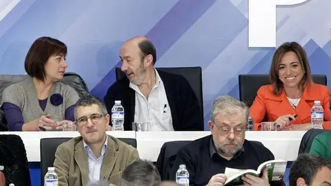 Rubalcaba y Chacón, juntos en el Comité Federal del PSOE Rubalcaba y Chacón, juntos en el Comité Federal del PSOE