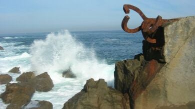 Un frente recorrerá la Península dejando lluvias en gran parte del país con vientos fuertes en Galicia, área cantábrica y sierras orientales