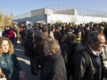 Funcionarios de prisiones se han concentrado a las puertas de la cárcel Quatre Camins