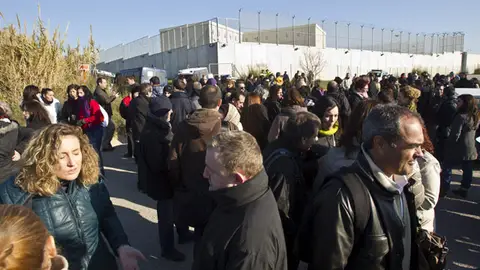 Funcionarios de prisiones se han concentrado a las puertas de la cárcel Quatre Camins Funcionarios de prisiones se han concentrado a las puertas de la cárcel Quatre Camins