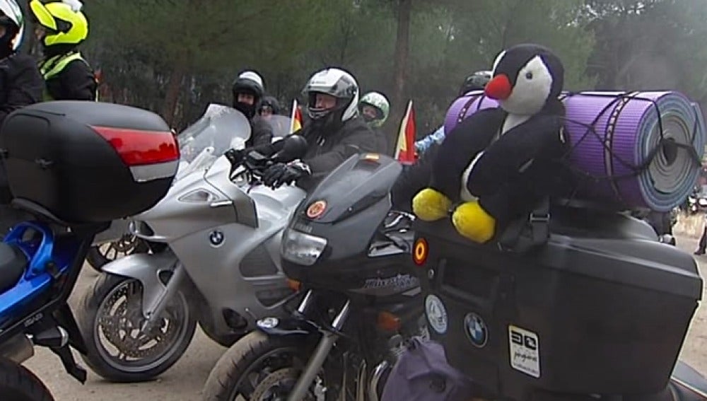 Los 'Pinguinos' celebran la fiesta de las dos ruedas en Valladolid