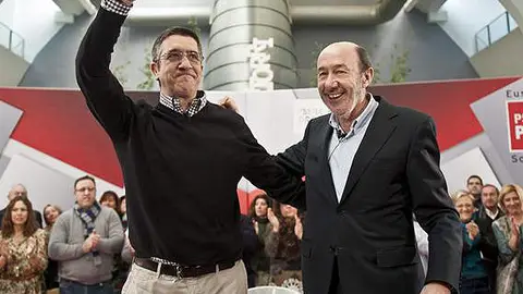 Rubalcaba y López, en un mitin en el País Vasco Rubalcaba y López, en un mitin en el País Vasco
