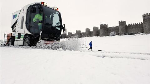&Aacute;vila cubierta por la nieve