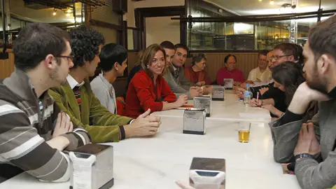 Carme Chacón durante el encuentro con militantes en Casa Labra Carme Chacón durante el encuentro con militantes en Casa Labra
