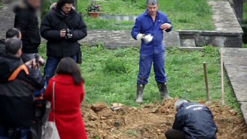 Exhumaci&oacute;n de una tumba 