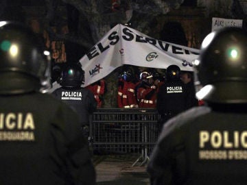 Los Mossos vigilan durante la protesta de los funcionarios