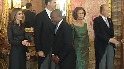 Representante del Congo rechaza el saludo de la princesa Representante del Congo rechaza el saludo de la princesa